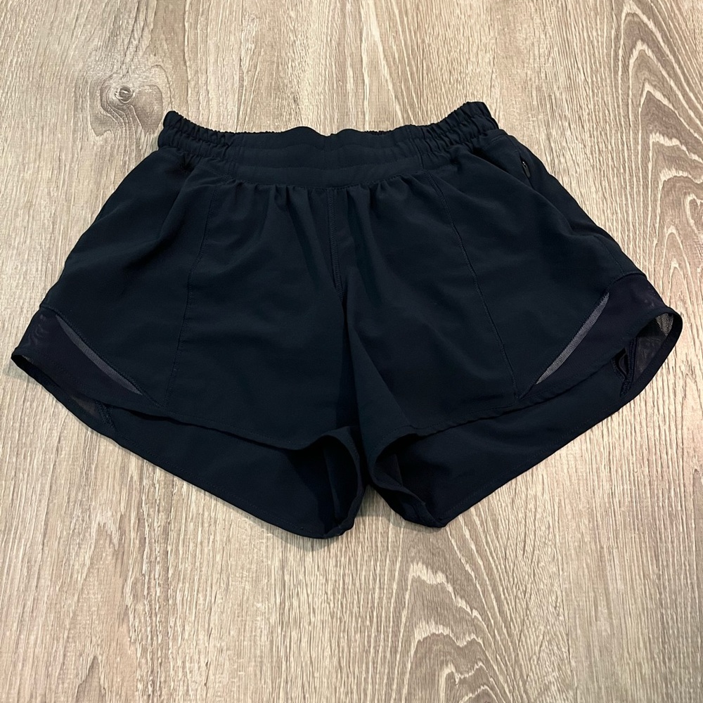 ***SOLD*** Lululemon Hotty Hot 4” Shorts in Navy Size 2